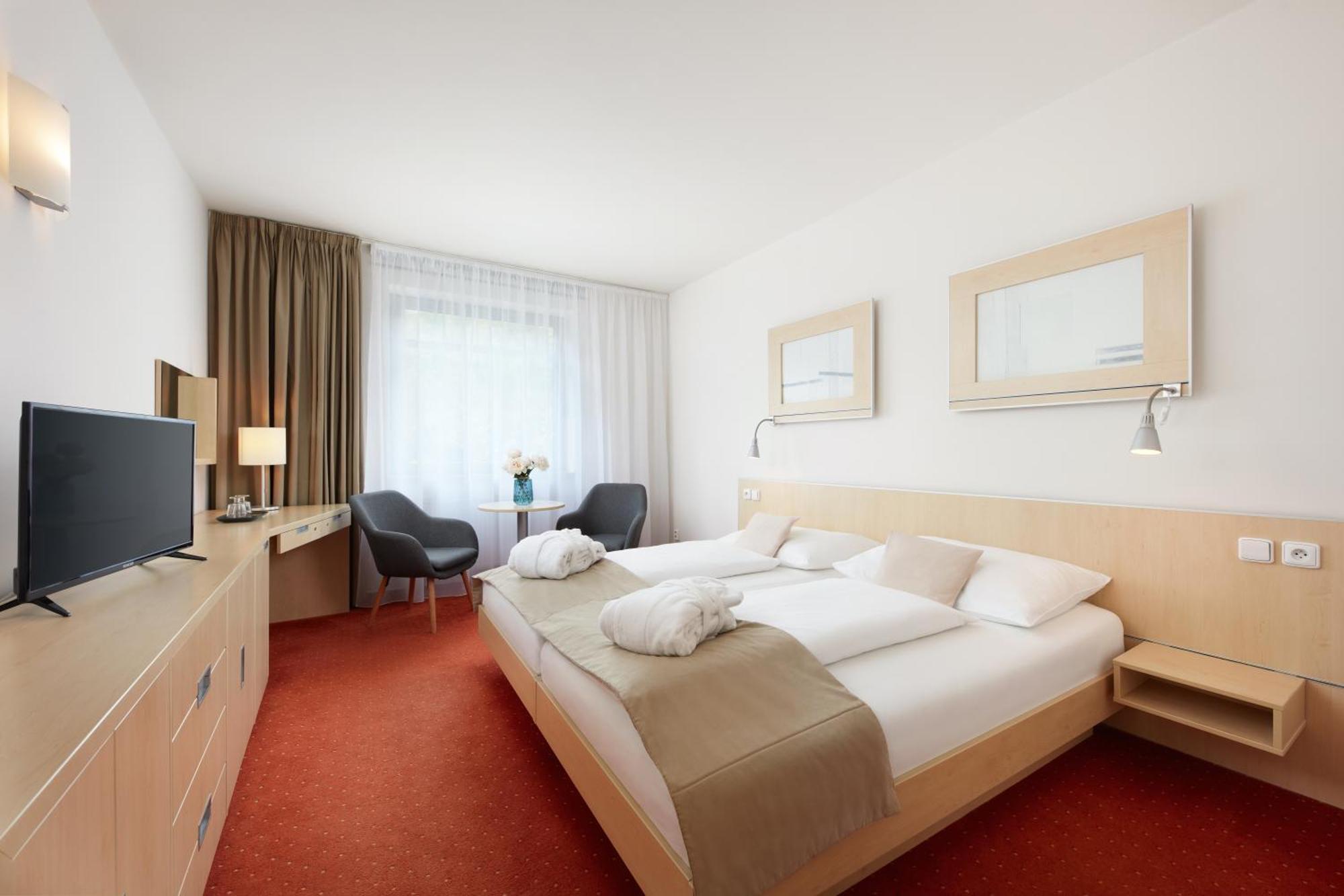 פודבראדי Spa Hotel Felicitas מראה חיצוני תמונה